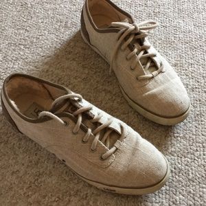 UGG Hally Sneakers